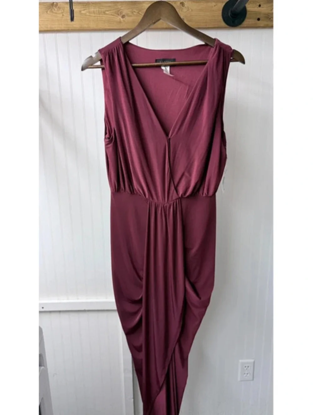 B Smart sleeveless burgundy dress new size 10 elegant romantic tulip hem sexy